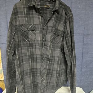 Helix Men's Gray Plaid Button-Down Shirt